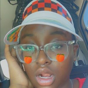 Meet your Posher, Mya